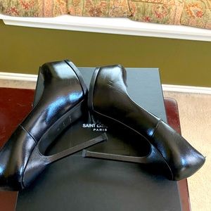 Yves Saint Laurent Tribute Pumps